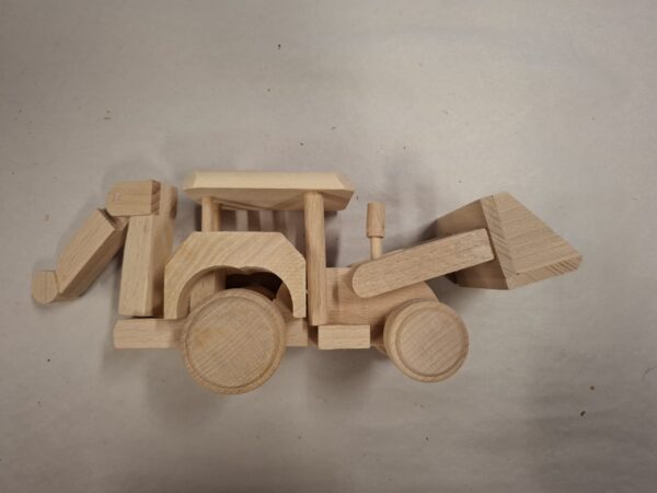 Puidust traktor